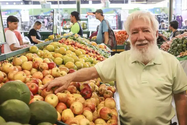 Guia de Economia no Sacolão para Famílias